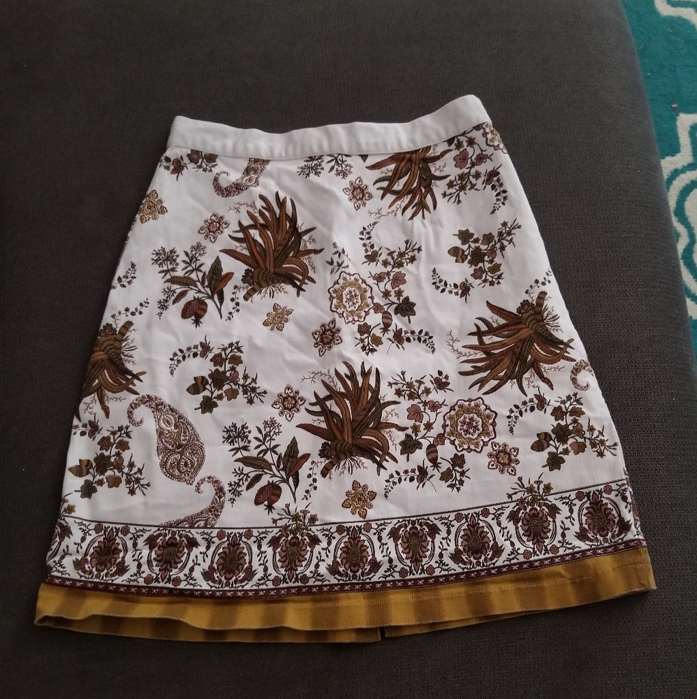 Ķashieca sz 6/7 Brown and white flower skirt